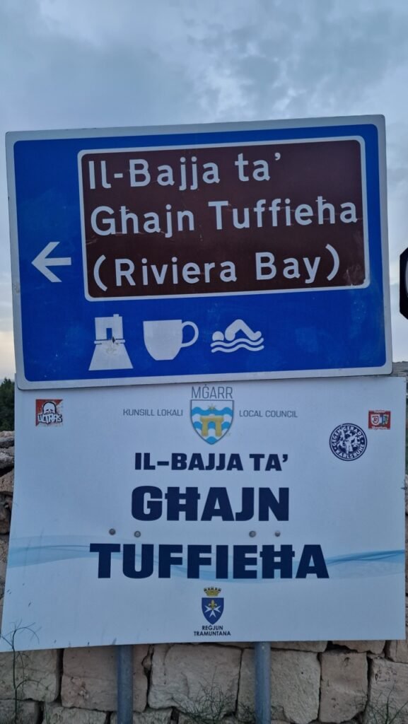 Malta direction sign